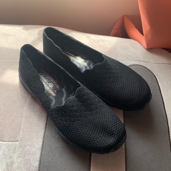 skechers be lite classic fit bungee slip on shoe